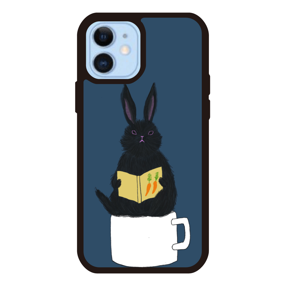 黒うさぎの読書 iPhone12/12Proプリントパネルラバーケース