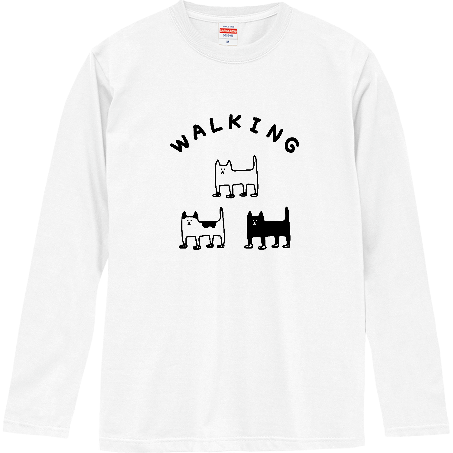 ウォーキングシューズとネコ ロングスリーブTシャツ