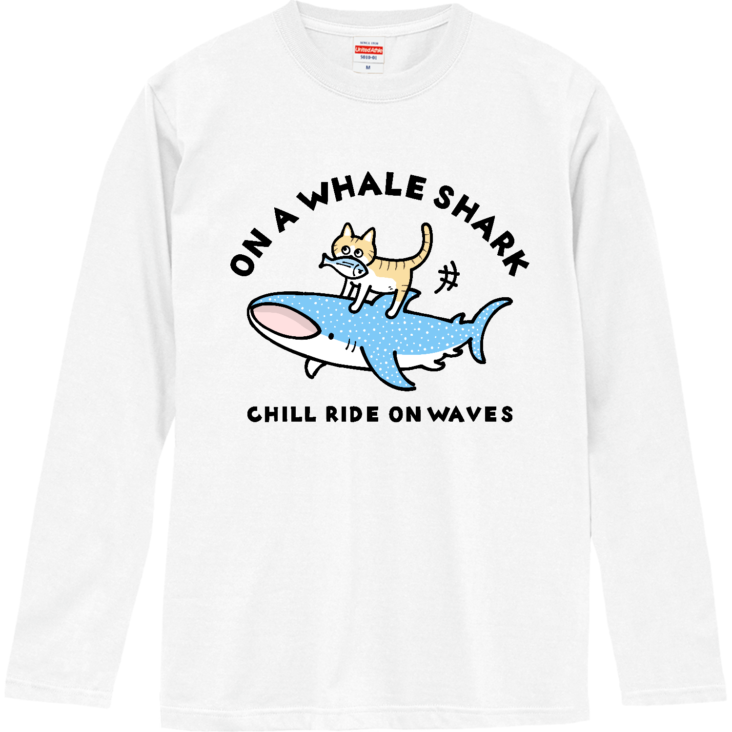 ジンベエザメ君と茶トラ白猫君 ロングスリーブTシャツ