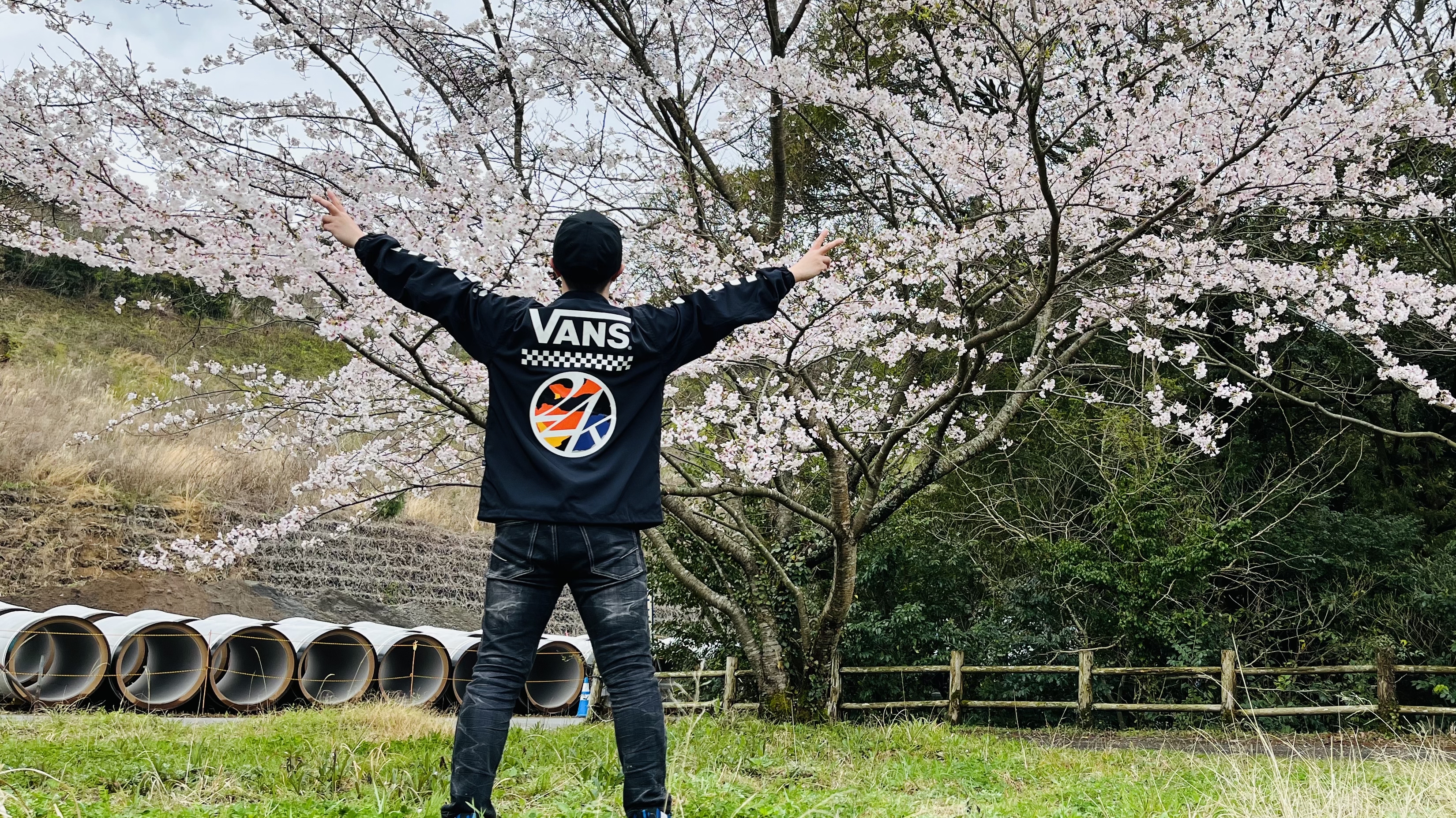 EX TAKA オリジナルロングスリーブTシャツの商品購入ページ