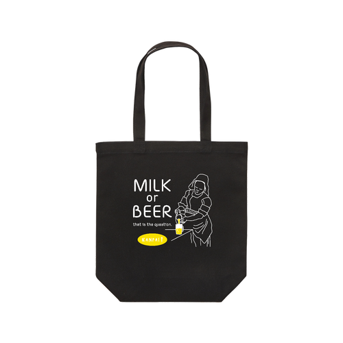 牛乳を注ぐ女×BEER 白メッセージ | レギュラーキャンバストートバッグ(M) レギュラーキャンバストートバッグ(M) (フルカラー転写プリント)