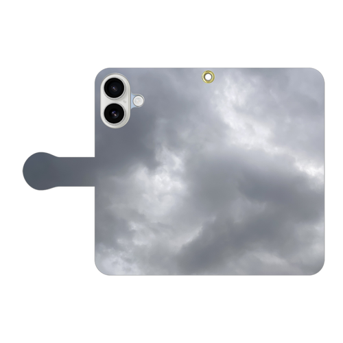 2025年10月14日 手帳型ベルト付きiPhone17