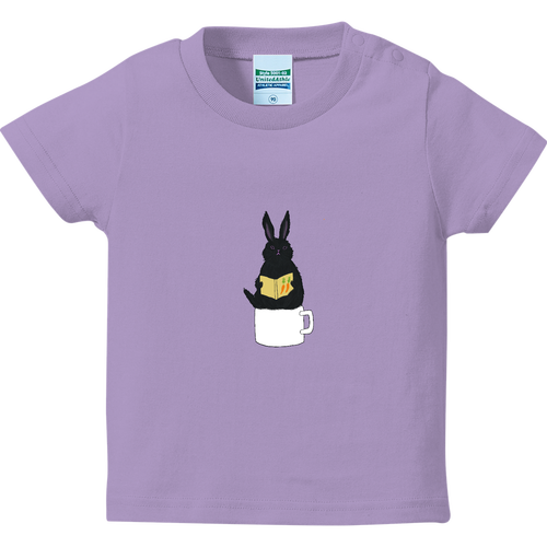 黒うさぎの読書 ハイクオリティーベビーTシャツ