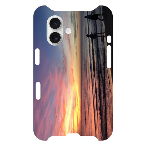 夕焼けの浜辺、帰り道 iPhone16